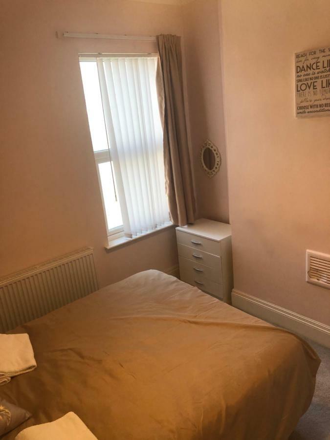 Cheapsleepz 49 Moscow Drive Hotel Liverpool Luaran gambar