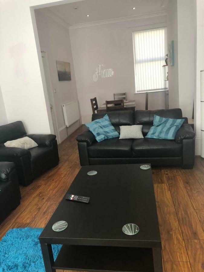 Cheapsleepz 49 Moscow Drive Hotel Liverpool Luaran gambar