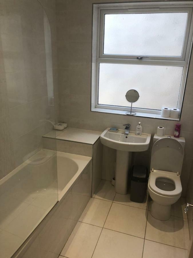 Cheapsleepz 49 Moscow Drive Hotel Liverpool Luaran gambar